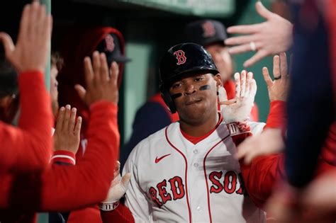 Red Sox were smart to extend Rafael Devers early